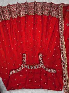 Robe Anarkali de luxe de style Bollywood avec embellissements lourds et artisanat élégant - Product Image 6