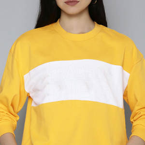 เสื้อสเวตเตอร์สวมหัวโอเวอร์ไซส์สำหรับผู้หญิงดีไซน์แบบกำหนดเองสำหรับฤดูหนาว - Product Image 4