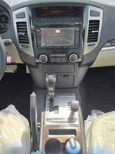 Mitsubishi Pajero Montero GLS 3.5L Gasolina Automático USADO EN EXCELENTES CONDICIONES - Product Image 5