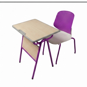 Escritorio Escolar Moderno con Silla Colorida, Superficie de Madera, Diseño Duradero, Estilo Contemporáneo para Uso en el Aula - Product Image 3