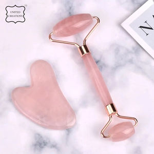 Outils de soins de la peau Rouleau de jade en résine rose Quartz rose et Gua Sha avec boîte - Product Image 3