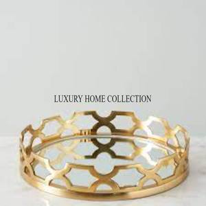 ถาดกระจกโลหะที่ออกแบบมาอย่างสวยงามพร้อมกรอบหรูหราและพื้นผิวกระจกสำหรับการให้บริการที่เก๋ไก๋และการตกแต่งบ้านที่ทันสมัย - Product Image 5