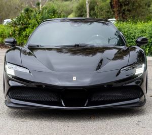 La Mejor Oferta 2024: Ferrari SF90 Spider Assetto Fiorano, Motor V8 de 4.0 Litros con Doble Turbo, Transmisión Automática de Ocho Velocidades y Doble Embrague - Product Image 1