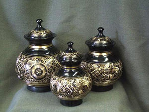 Vantage Metal Memorial Adult Ashes Urnes de crémation en métal en laiton Urnes de crémation de style unique Urnes de crémation en métal de conception faite à la main - Product Image 5