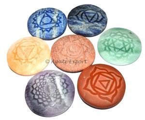 Vente en gros de 7 chakras gravés ensemble de pierres précieuses polies pierre de poche de palmier Reiki équilibrage pierre de guérison cristal 7 pierres de chakra pierre semi-précieuse gravée - Product Image 1