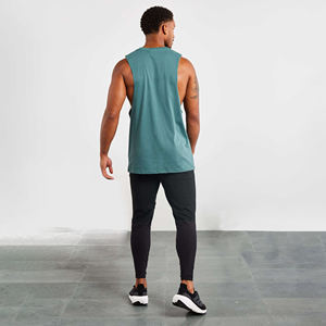 เสื้อกล้ามผ้าฝ้ายระบายอากาศ ป้องกันรังสียูวี สไตล์ไฮสตรีท สวมใส่สบาย เสื้อกล้ามผู้ชาย แขนกุด เสื้อกล้ามออกกำลังกายทรงหลวมสำหรับผู้ชาย - Product Image 4