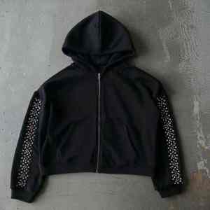 ชุดวอร์มพลอยเทียมระดับพรีเมี่ยมที่สร้างขึ้นด้วยหินที่วางด้วยมืออย่างแม่นยำผ้านุ่มและรูปแบบทันสมัย - Product Image 2