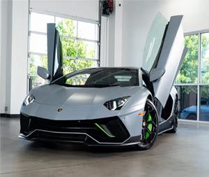 Lamborghini Aventador LP 780-4 Ultimae Coupé Usado de 2022 con Volante a la Izquierda y Derecha - Product Image 1