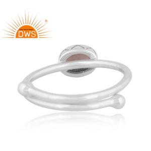 แหวนเงินแท้ประดับมูนสโตนสีขาวธรรมชาติ ดีไซน์ทันสมัย สามารถสวมซ้อนกันได้ ผลิตโดยผู้ผลิตเครื่องประดับตามสั่ง - Product Image 2