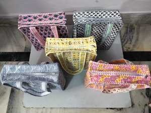 กระเป๋าช็อปปิ้งสะพายไหล่ของผู้หญิงผ้าคอตตอนบุผ้าคอตตอนลายบล็อกมือสไตล์อินเดียดีไซน์แบบปักรูปเหยือก - Product Image 2