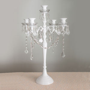 Candélabre enduit de poudre blanche en métal aluminium de meilleure qualité avec guirlandes de cristal suspendues bougeoir de table de mariage - Product Image 3