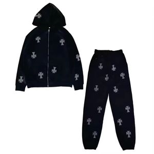 ชุดเซ็ตเสื้อฮู้ดดี้และกางเกงวอร์มทรงบานผ้าฝ้าย 100% ซักย้อมสีแบบแอซิด สำหรับฤดูหนาว  งานปักลายสไตล์สตรีทแวร์ ประดับคริสตัล สำหรับผู้ชาย - Product Image 1