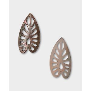 Adorno de Joyería con Filigrana de Hoja y Madreperla Negra - Product Image 1