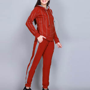 Chándal estampado personalizado con chaqueta con cremallera completa y pantalones a juego Chándal estampado de dos piezas con diseño gráfico elegante - Product Image 4