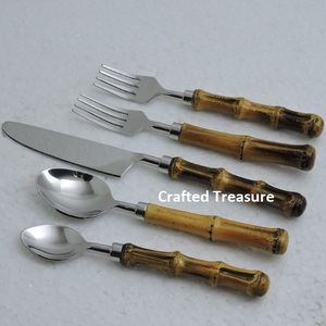 Ensemble de couverts élégant en acier inoxydable argenté avec poignée en résine blanche et verte Ensemble de couverts de vaisselle pour mariages à domicile durables - Product Image 6