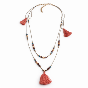 Collier élégant aux tons terreux avec chaîne dorée et perles, pendentif à pompon, collier streetstyle - Product Image 1