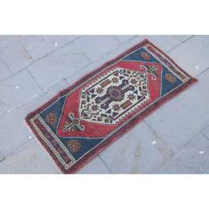 Vintage Rug, 1.7x3.5 ft Small Rug, <b>Red</b> Moroccan <b>Wool</b> Turkish Rug - Product Image 3