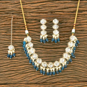 ชุดสร้อยคอ Kundan คลาสสิกทองเหลืองชุบทองอินโดเวสเทิร์นที่สวยงามทําด้วยมือสําหรับผู้หญิง - Product Image 2