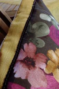 Ensemble de nappe faite à la main jaune noir avec nappe housse de coussin Runner 150x150 nappe 50x150 coureur 50x50 2 housses de coussin - Product Image 4