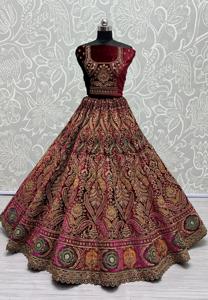 Colección exclusiva Diseño de bordado de terciopelo Lehenga Choli para mujer para uso en bodas y fiestas a precio a granel - Product Image 2