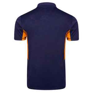 Polo uni fabriqué avec un tissu durable offrant un équilibre parfait entre style et confort - Product Image 2