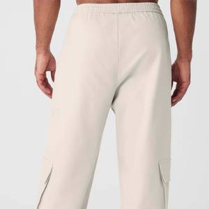 Pantalon ripstop écologique et durable pour homme, fabriqué à partir de matériaux recyclés, léger et durable pour l'exploration urbaine - Product Image 2