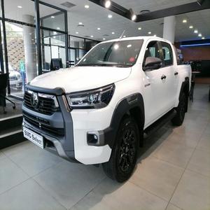 Para Hilux 2.8 TURBO AWD 2022 Euro VI Diésel, Camioneta con Asientos de Cuero en el Interior, Volante a la Derecha, Caja de Cambios Automática - Product Image 2