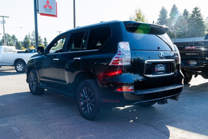 Superbe Lexus GX 460 AWD SUV 2024 d'occasion, toit ouvrant gauche, démarrage à distance, sièges en cuir, boîte automatique, jantes en alliage R18 - Product Image 4