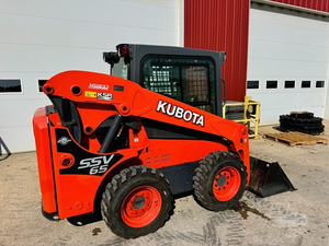Chargeuse-pelleteuse Kubota SVL75-2 d'occasion de haute qualité |   Chargeuse sur chenilles de 4 tonnes, capacité de charge utile de 2 300 lb |   Certifié EPA |   2 ans - Product Image 5