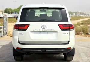 Nuevo Land Cruiser LC300 GXR 2025 con opciones 3.5-MID: techo solar, combustible gasolina, transmisión automática, 4x4, volante a la derecha - Product Image 2