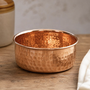 Tazón de Cobre Puro 100% Hecho a Mano por DIVRIS, Diseño Vintage Estilo Americano, Plato para Servir Duradero, Tazones Decorativos Sin Recubrimiento - Product Image 1