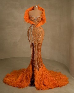 Robe de soirée maxi vintage écologique glamour avec des détails en tissu satiné et des découpes audacieuses pour des looks de soirée formels tendance - Product Image 2