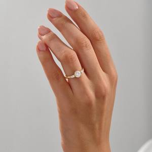 Anillo de propuesta de diamante de corte redondo cultivado en laboratorio de lujo, anillo de fiesta de compromiso fino de oro amarillo de 14 quilates para novia para regalo de aniversario - Product Image 1