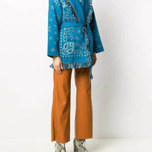 Abrigo de lana grueso y suave de talla grande con mangas regulares, estilo casual de invierno, con capucha, cuello de piel auténtica, exterior de cuero genuino y poliéster. - Product Image 2