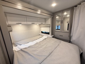 Autocaravana Original con Motor a la Venta, Autocaravana de Lujo Autopropulsada 4x4, Remolque de Viaje para Acampar - Product Image 6