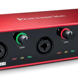 NUEVO STOCK: Interfaz de Audio USB 4x4, Paquete Completo de Estudio que Incluye Kit de Software para Producción Musical Creativa - Product Image 1