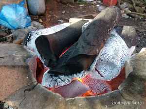 CARBÓN KHAYA PREMIUM PARA BBQ HECHO POR BIWOOD VIETNAM EXPORTACIÓN LISTO SEGURO NO EXPLOSIVO - Product Image 5