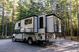 Camping-car Hymer B-ML I 780 d'occasion en excellent état à vendre – Utilisation air/eau, meilleur prix, acier inoxydable, capacité 6 personnes - Product Image 5