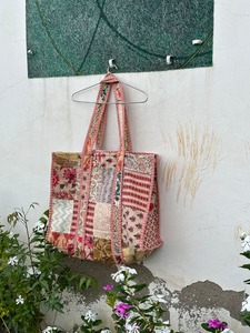 Bolsa de Mano de Algodón Acolchada con Diseño de Patchwork, Tamaño Grande/Pequeño para Compras y Uso Diario, Hecha en Rajastán - Product Image 6