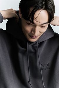 Sweat à capuche en coton mélangé pour homme coupe ample imprimé manches longues marron foncé épaules tombantes veste kangourou - Product Image 5