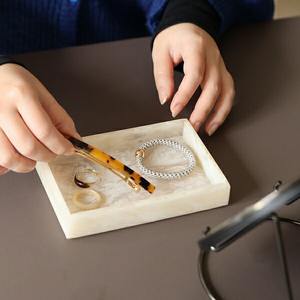 Nueva llegada bandeja de joyería rectangular de resina marrón con efecto de mármol elegante bandeja de servicio decorativa para el hogar y la cocina - Product Image 5