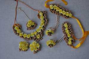 Ensemble de mariée traditionnel fleuri fait à la main, collection indienne pakistanaise, dernières Gajra Churiyan avec quartz, accessoires de mariée pour femmes - Product Image 2