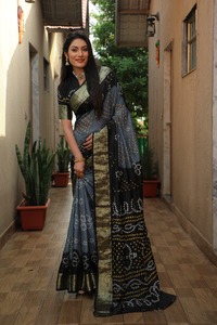 New Soft Bandhej Silk Sari with Zari Weaving Border and Pallu Beautiful Design for Women - Product Image 3
