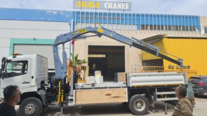 Grúa móvil Puma de 7 toneladas de capacidad, nuevo brazo de nudillo hidráulico montado en camión, construcción ligera plegable, bomba de motor de elevación máxima de 15m - Product Image 3