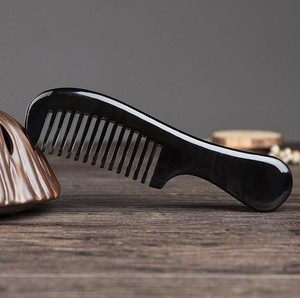 Peigne en corne de buffle naturel Peignes à cheveux antistatique Peigne en corne de boeuf Exportation de corne Prix bon marché Logo personnalisé - Product Image 4