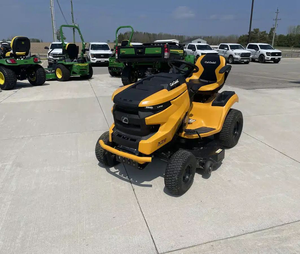 Potente tractor cortacésped Cub Cadet LX42 KH en venta - Product Image 1
