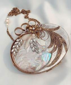 Sac à main en corne antique pour femme, pochette de soirée, style animal, fait main, objet de collection - Product Image 1