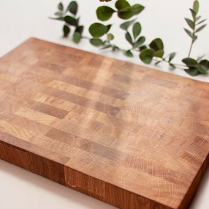 Tabla de cortar de madera con extremo de roble personalizada, tabla de cortar recubierta con aceites naturales, certificada por la FDA, la mejor para cortar, picar y servir - Product Image 3