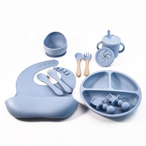10 ensembles de vaisselle en silicone pour enfants, y compris assiettes, fourchettes, cuillères, bavoirs, tasses d'apprentissage et vaisselle en silicone pour bébé - Product Image 5