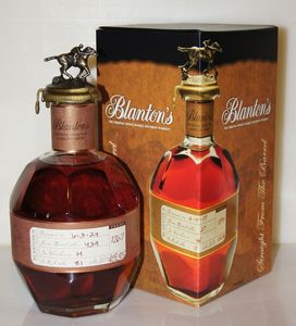 Bourbon Blantons Single Barrel, Whisky Premium 750ml - Product Image 1